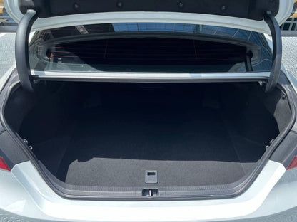 2019 Toyota Camry 2.5 V, Automatic, Gas