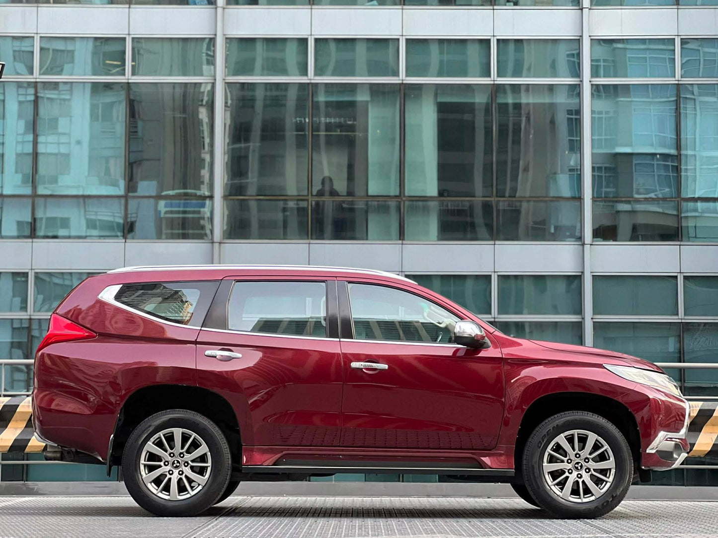 2016 Mitsubishi Montero GLS Premium, Automatic, Diesel