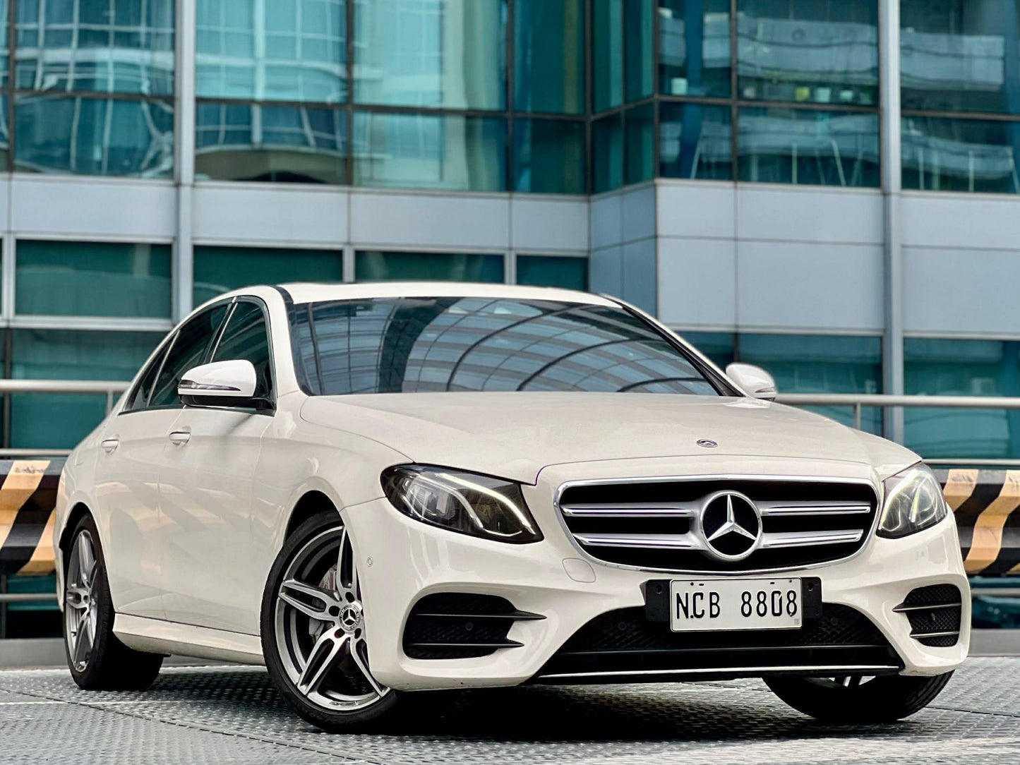 2017 Mercedes Benz E200 AMG 2.0, Automatic, Gas