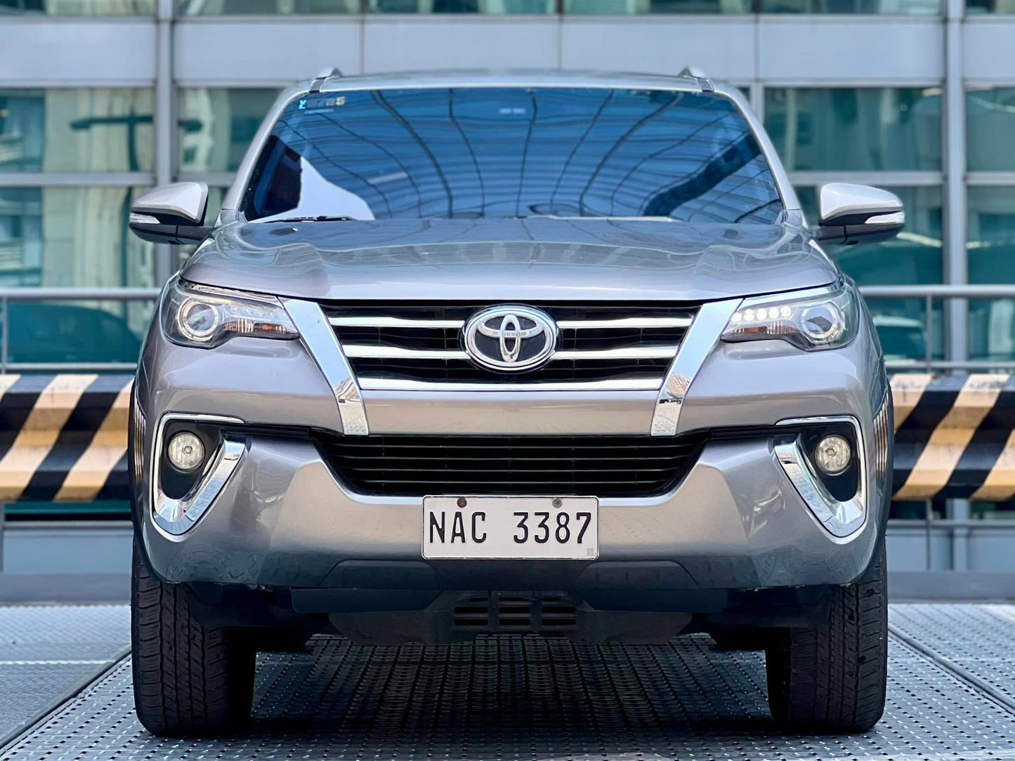 2017 Toyota Fortuner V 4x2 2.4, Automatic, Diesel