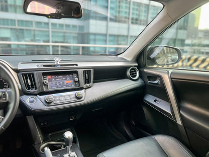 2017 Toyota Rav4 Premium,   Automatic, Gas