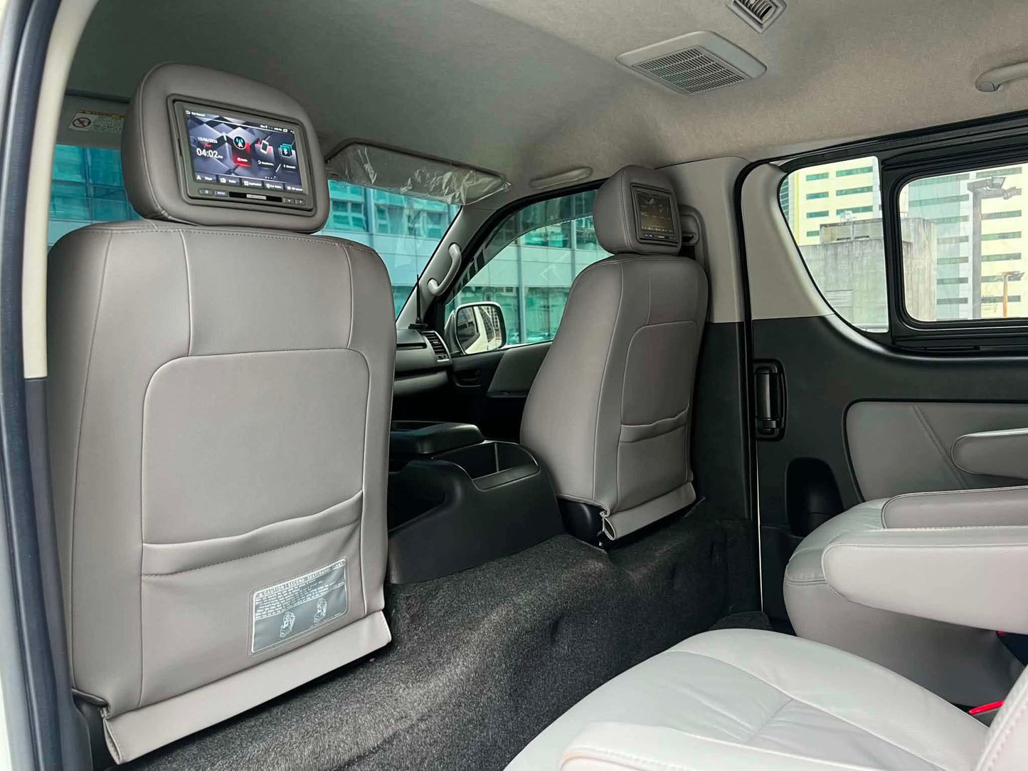 2018 Toyota Hiace Super Grandia 3.0, Automatic, Diesel