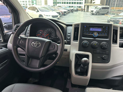 2020 Toyota Hi Ace 2.8, Commuter Deluxe, Manual, Diesel