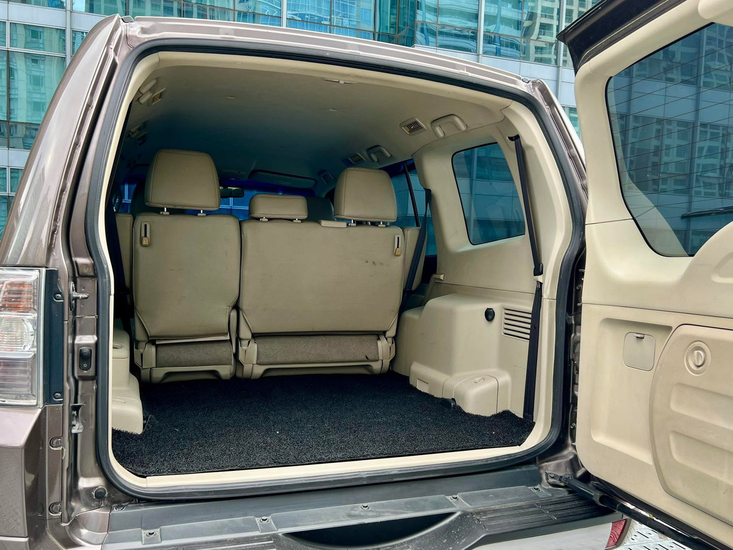 2013 Mitsubishi Pajero GLS 4x4 3.2, Automatic, Diesel