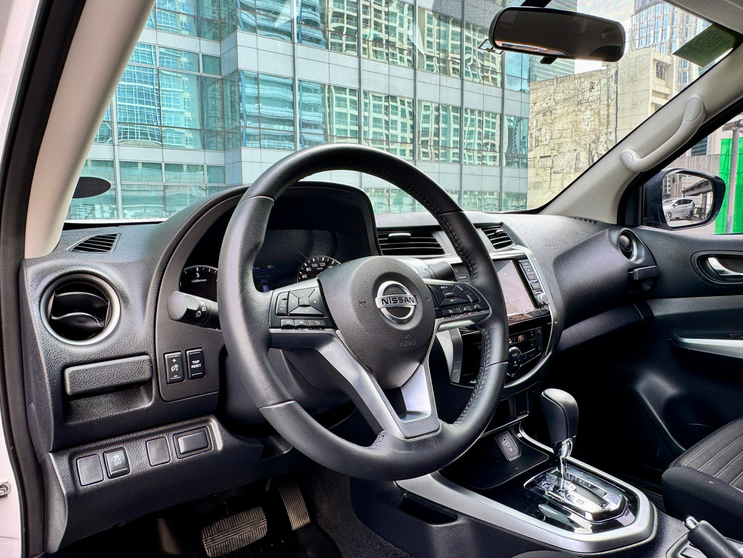 2023 Nissan Navara VE 4x2 2.5, Automatic, Diesel