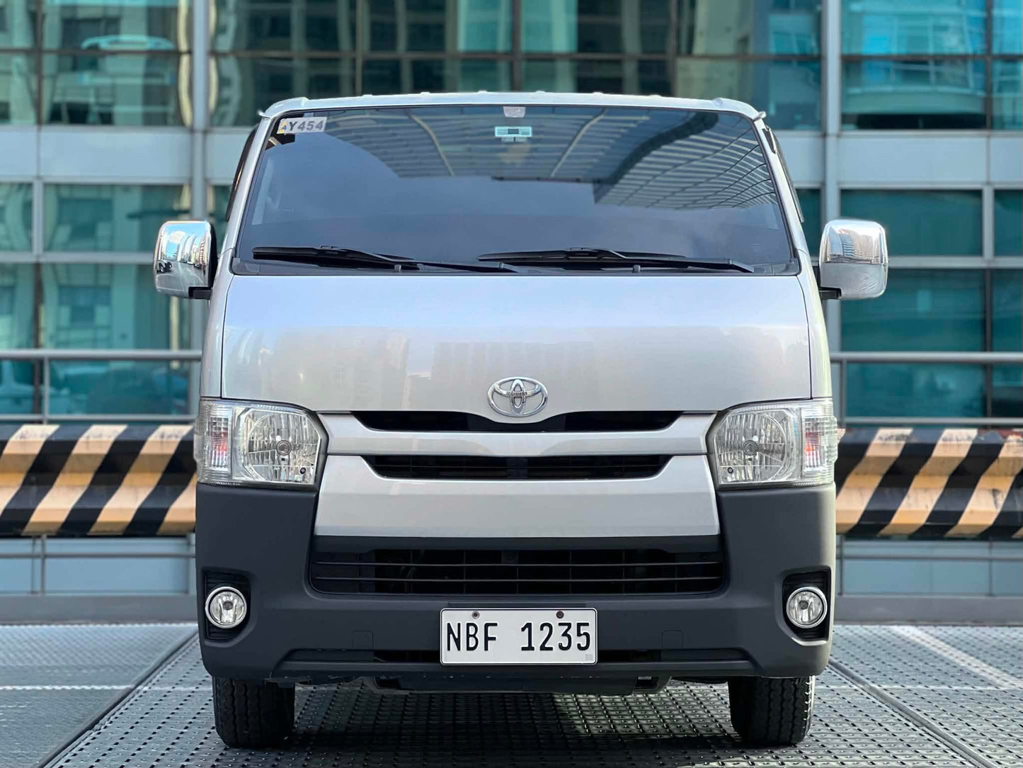 2019 Toyota HiAce Commuter 3.0, Manual, Diesel