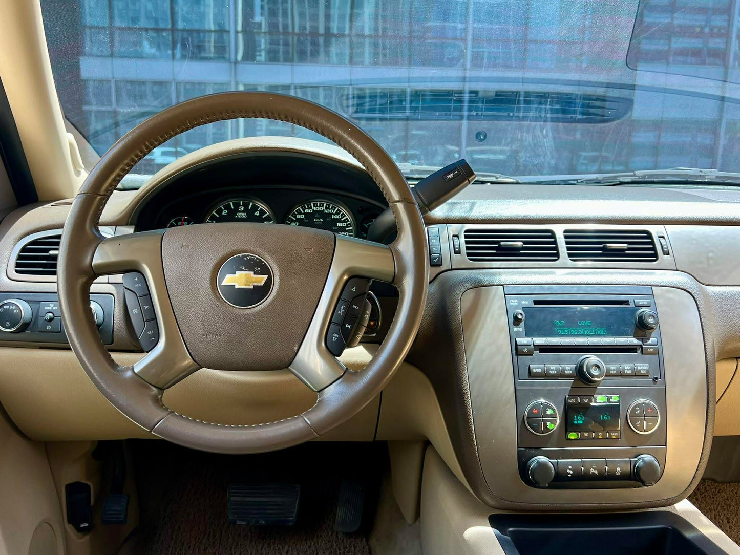 2012 Chevrolet Suburban 4x4  V8 Z71 5.3, Automatic, Gas