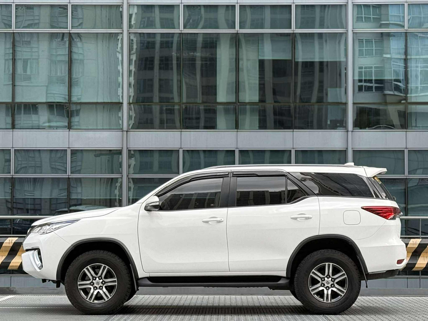 2016 Toyota Fortuner G 4x2 2.4, Manual, Diesel