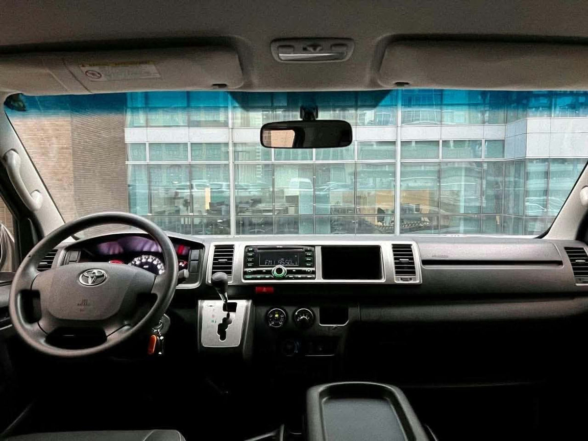 2018 Toyota Hiace Super Grandia 3.0, Automatic, Gas