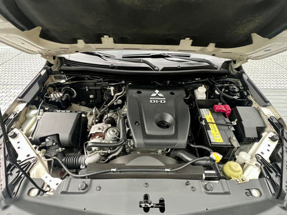 2020 Mitsubishi Montero GLX 2.5, Manual, Diesel