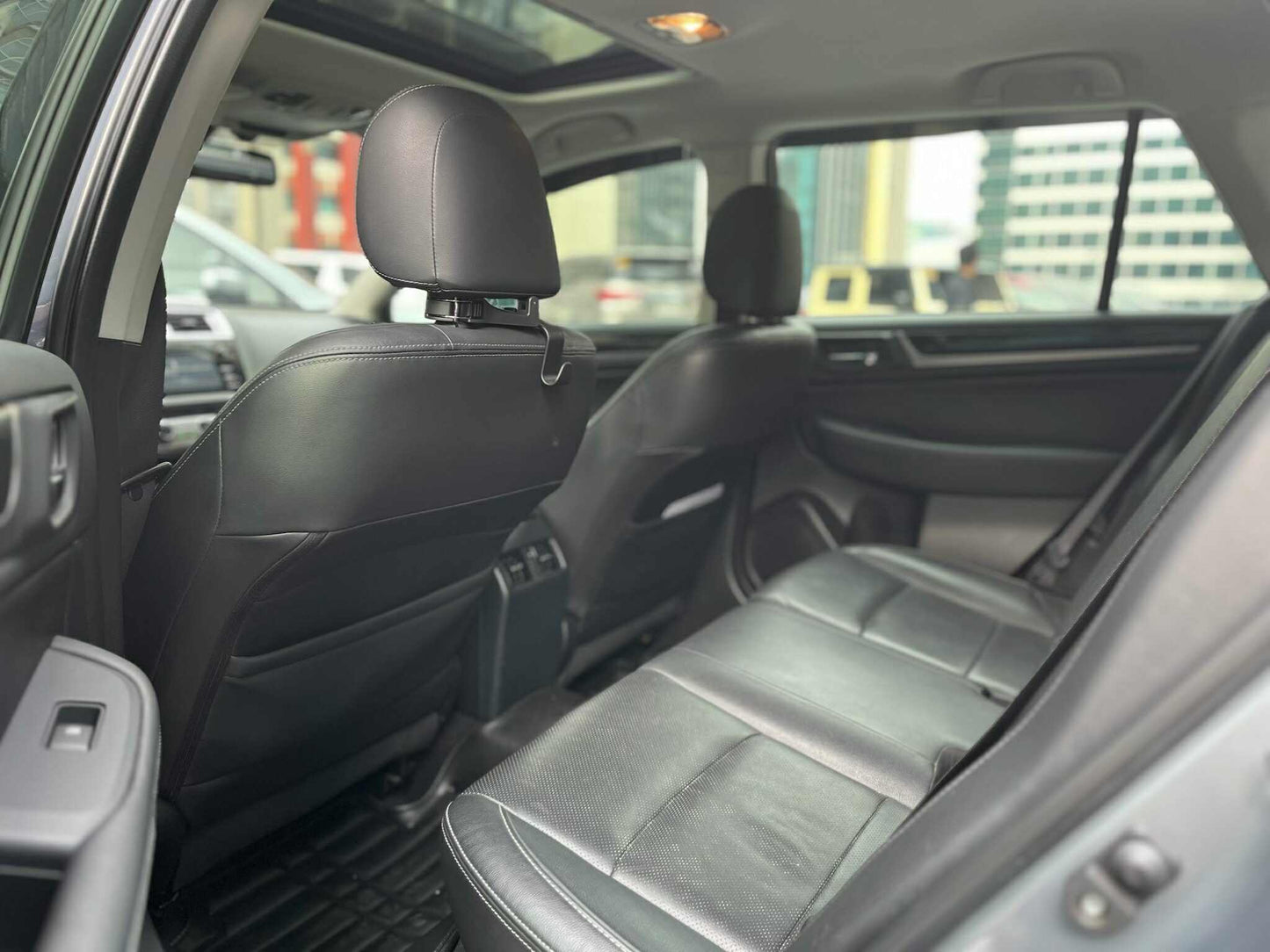 2015 Subaru Outback 3.6R, Automatic, Gas