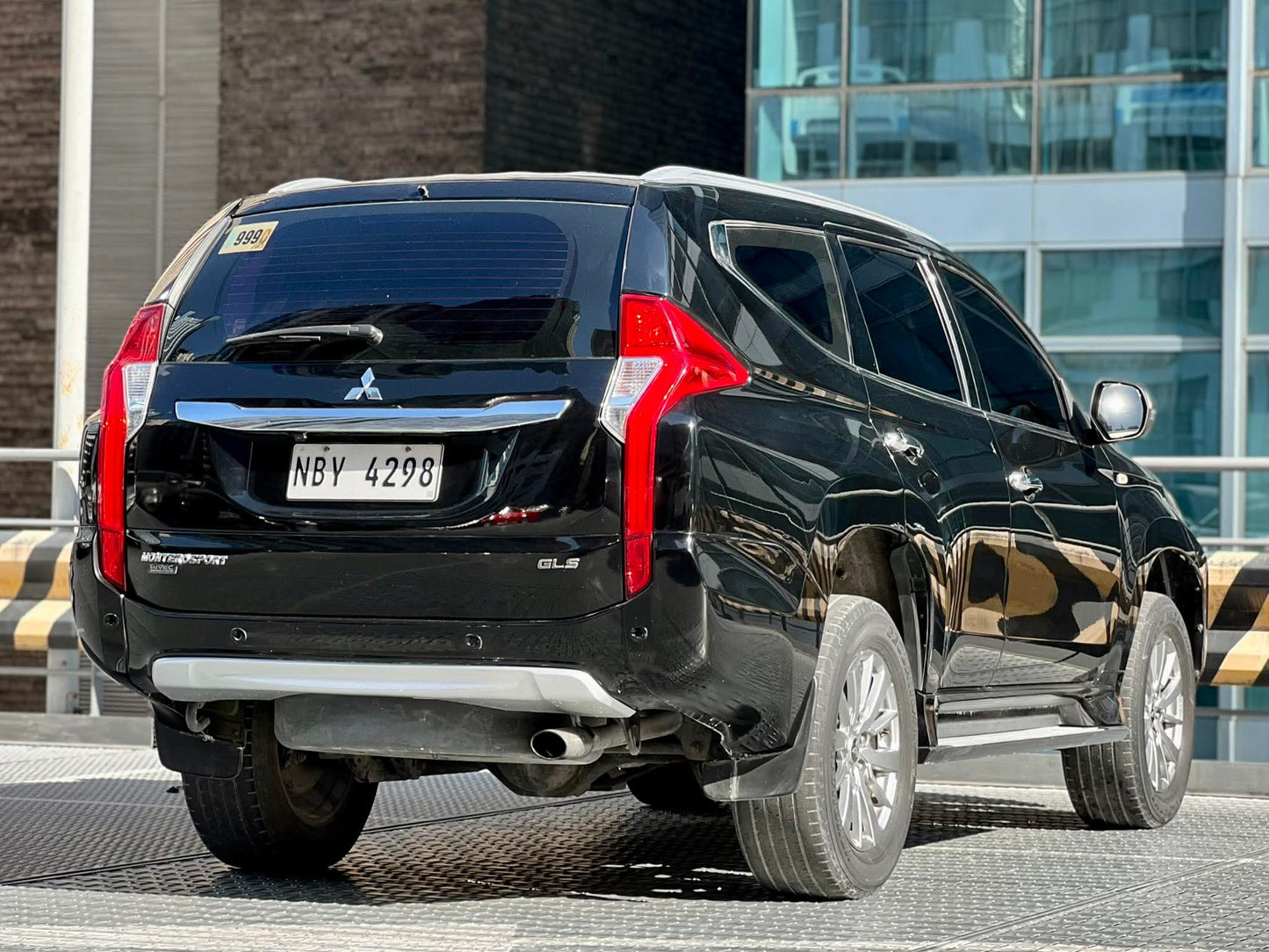 2017 Mitsubishi Montero GLS Sport 2.5, Automatic, Gas