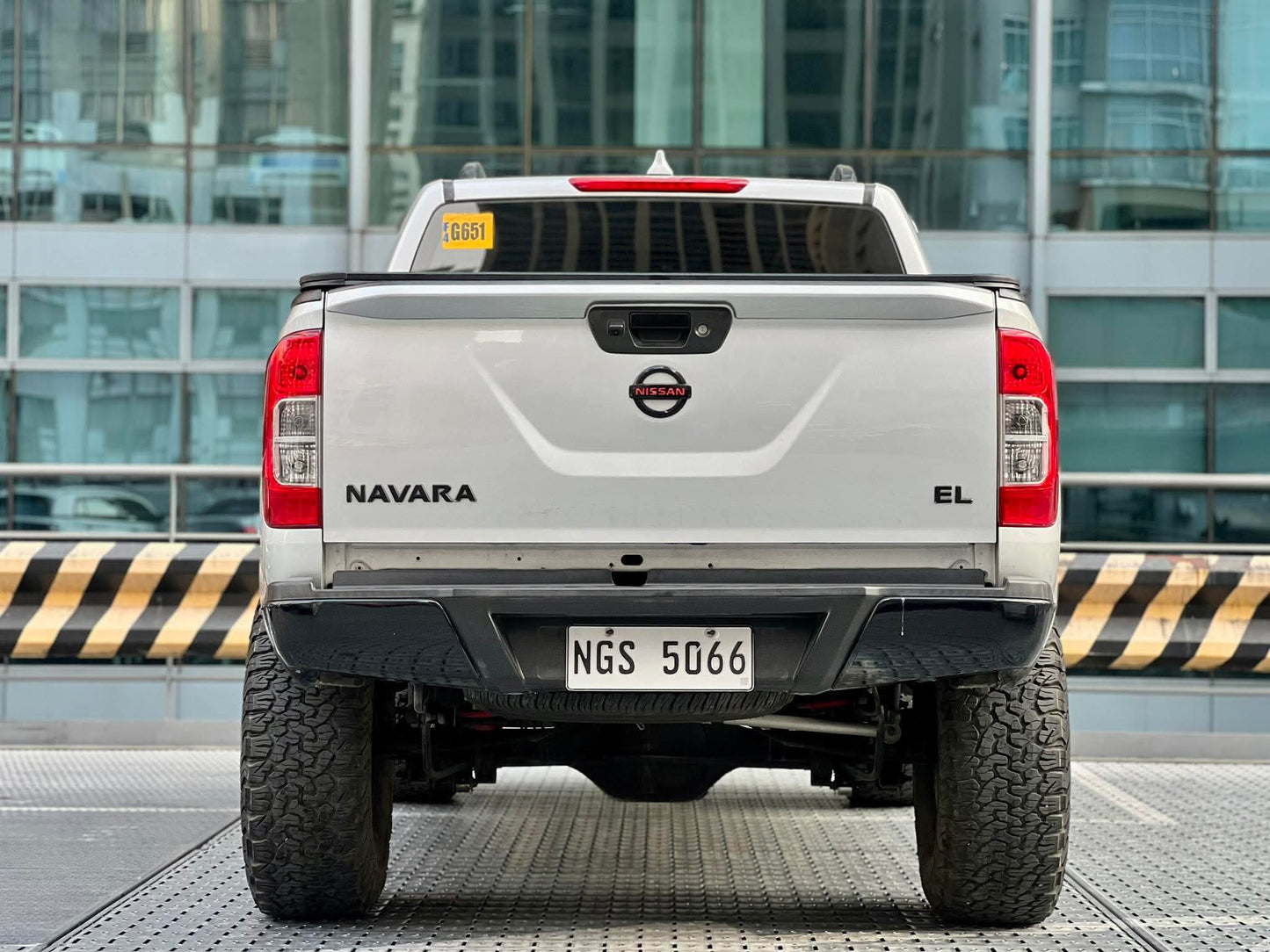 2021 Nissan Navara EL Calibre 4x2 2.5 Automatic Diesel
