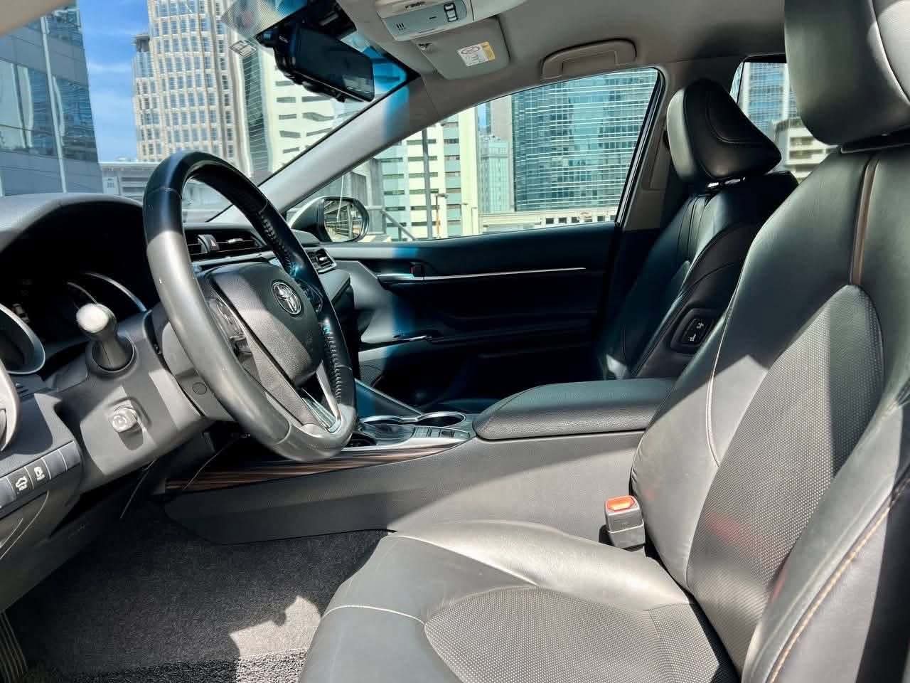 2020 Toyota Camry 2.5 V, Automatic, Gas