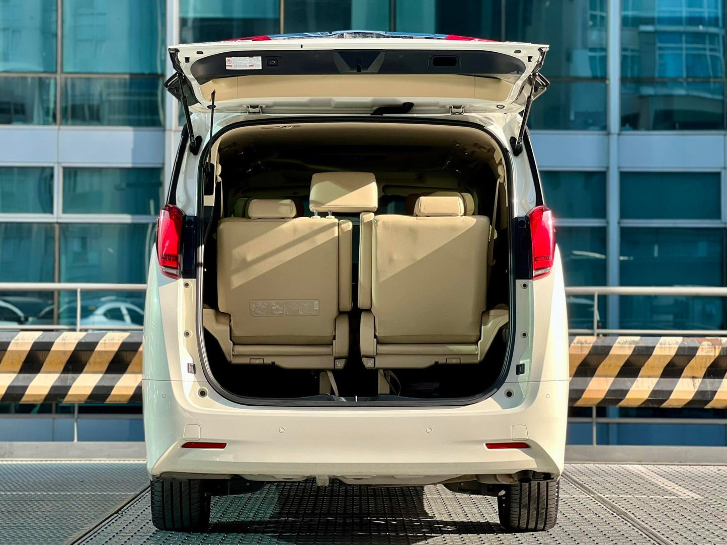 2020 Toyota Alphard 3.5, Automatic, Gas