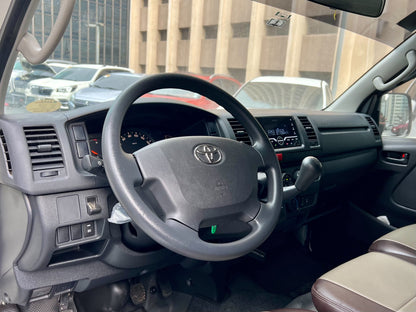 2023 Toyota Hiace Commuter 3.0, Manual, Diesel