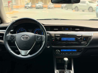 2015 Toyota Corolla Altis 2.0V, Automatic, Gas