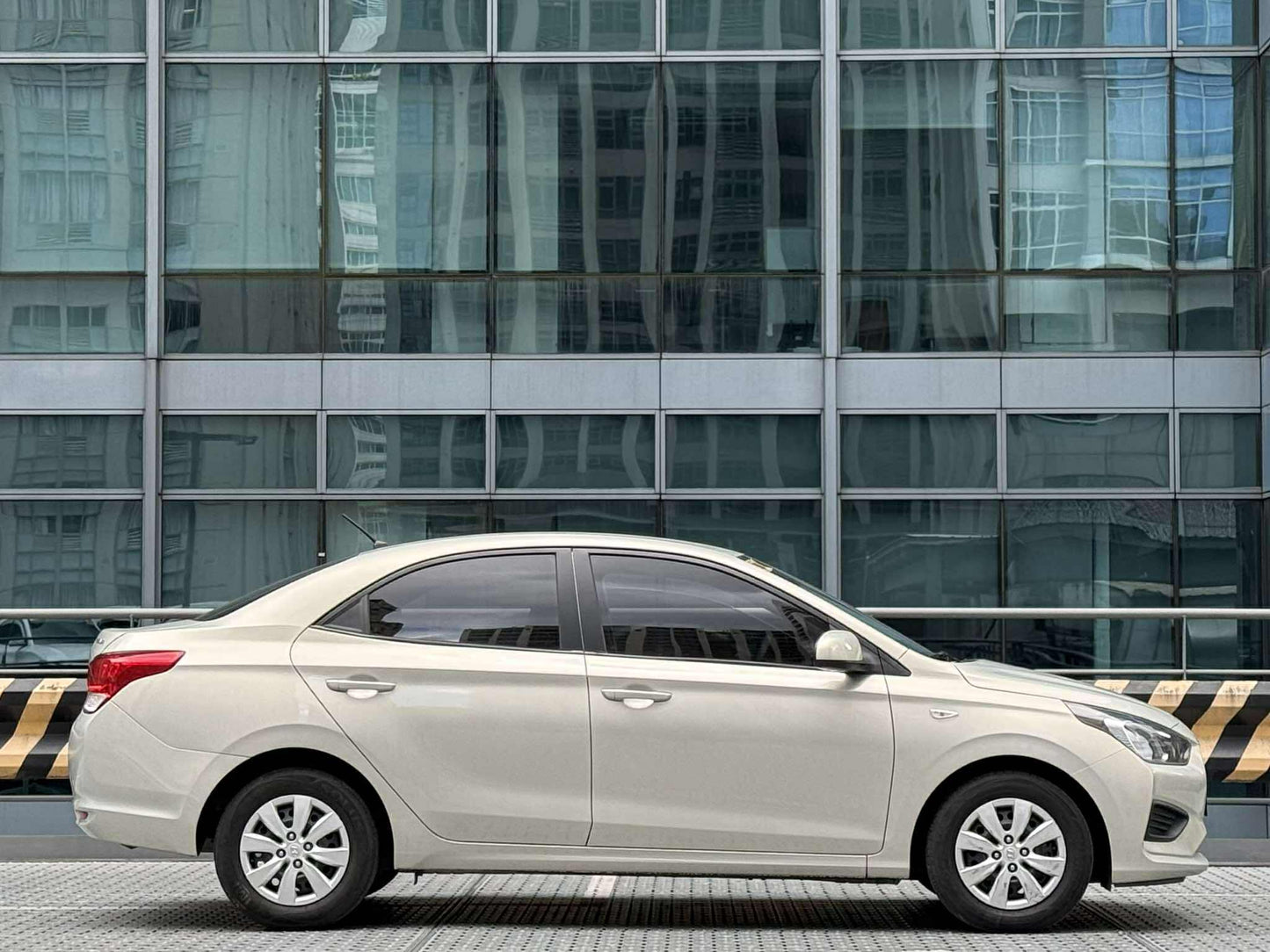 2019 Hyundai Reina GL 1.4, Manual, Gas