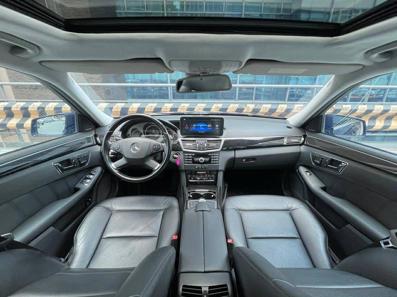 2010 Mercedes Benz E300 Avantgarde 3.0 V6, Automatic, Gas