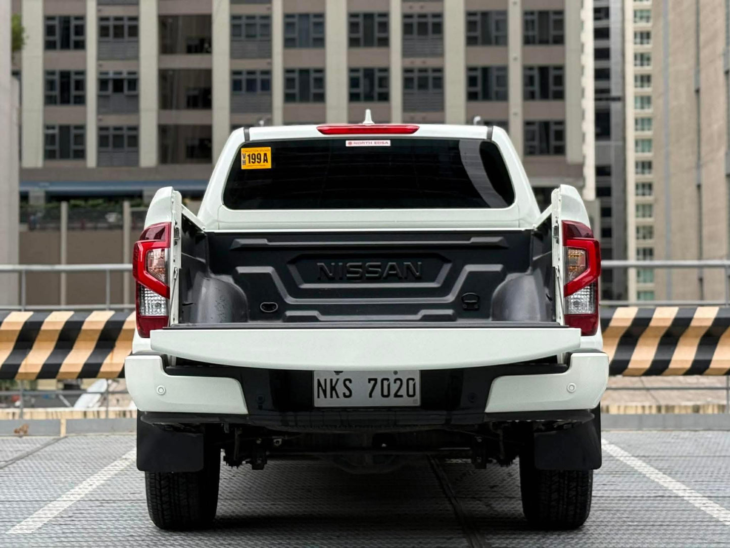 2025 Nissan Navara 2.5 Calibre-X, Automatic, Diesel