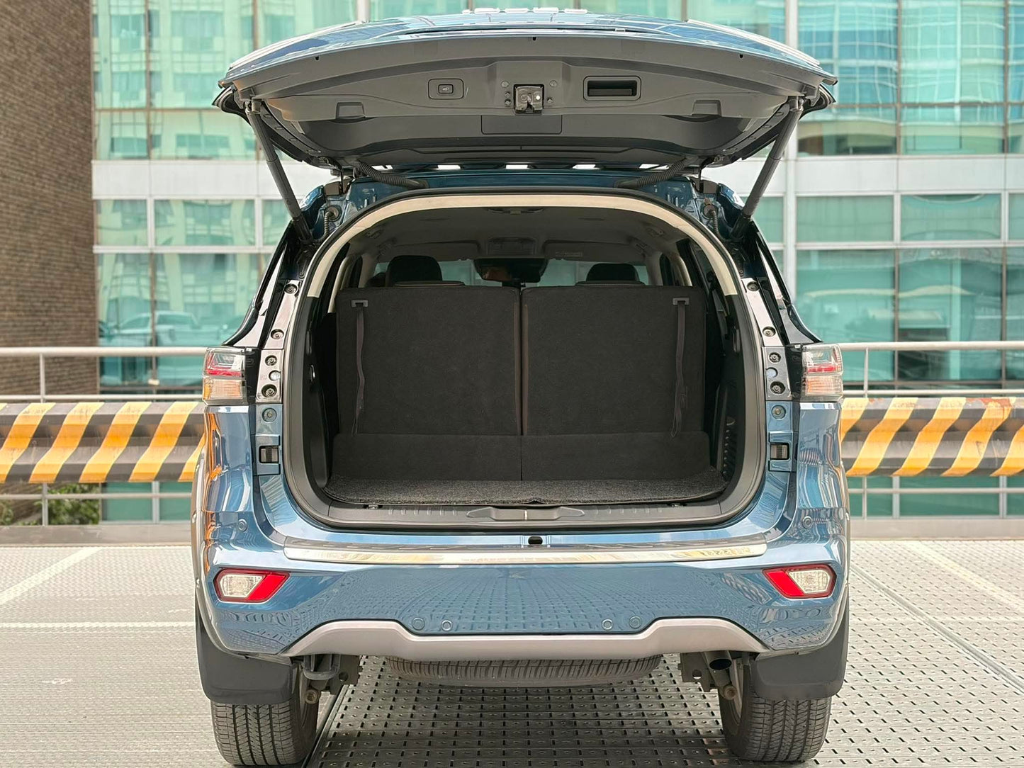 2023 Isuzu MU-X 3.0 4x2 LS-E, Automatic, Diesel