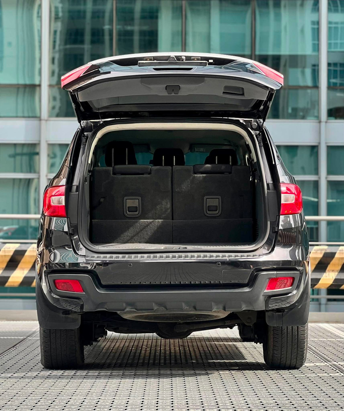 2016 Ford Everest Ambiente 2.2 4x2, Automatic, Diesel
