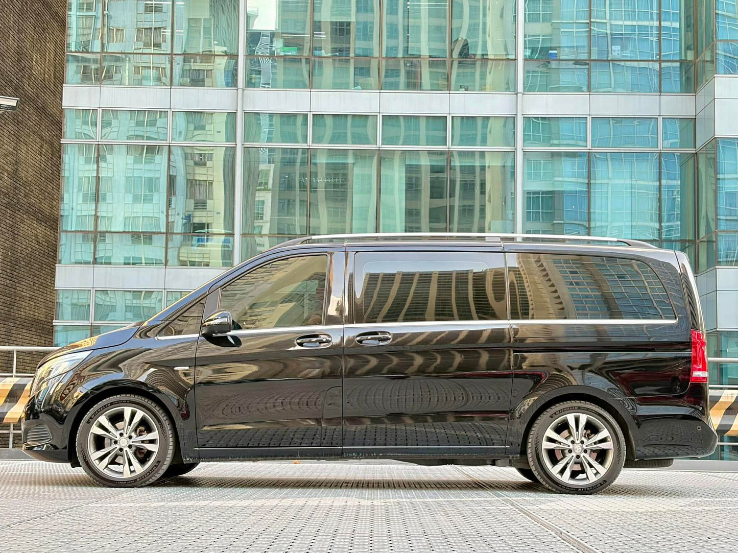 2017 Mercedes Benz V220 CDI Avantgarde, Automatic, Diesel