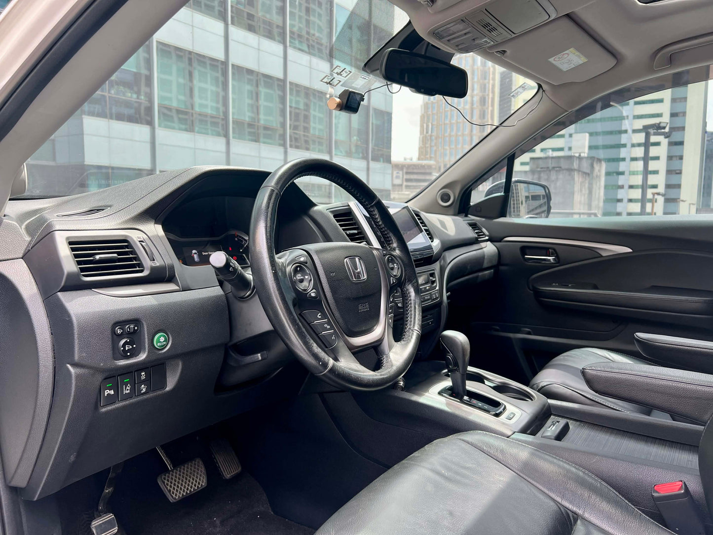 2016 Honda Pilot EX-L AWD
3.5L V6 SOHC, i-Vtec Engine,
24 Valves