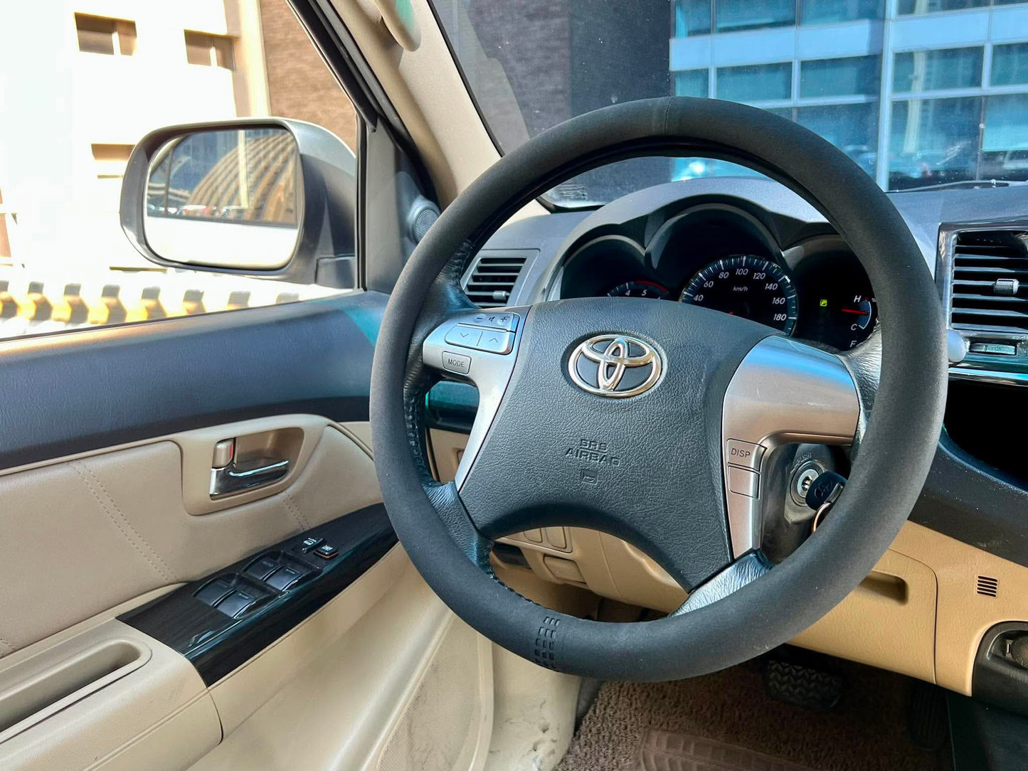 2014 Toyota Fortuner V 4x2 2.5, Automatic, Diesel