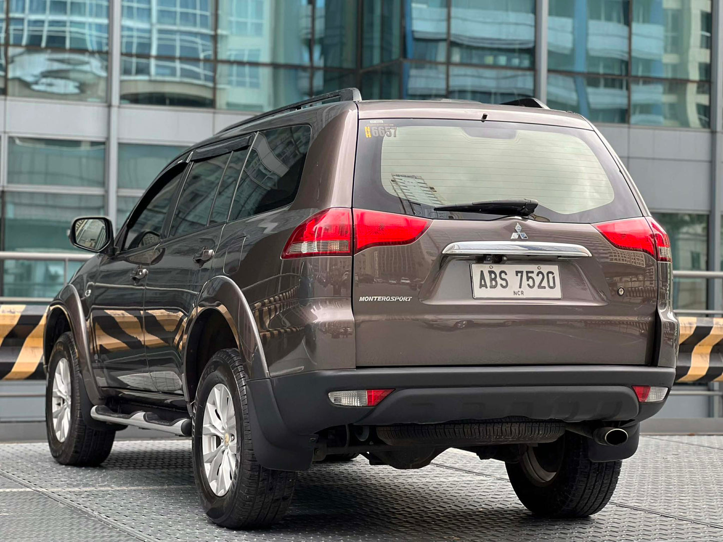 2015 Mitsubishi Montero 2.5 GLX, Automatic, Diesel