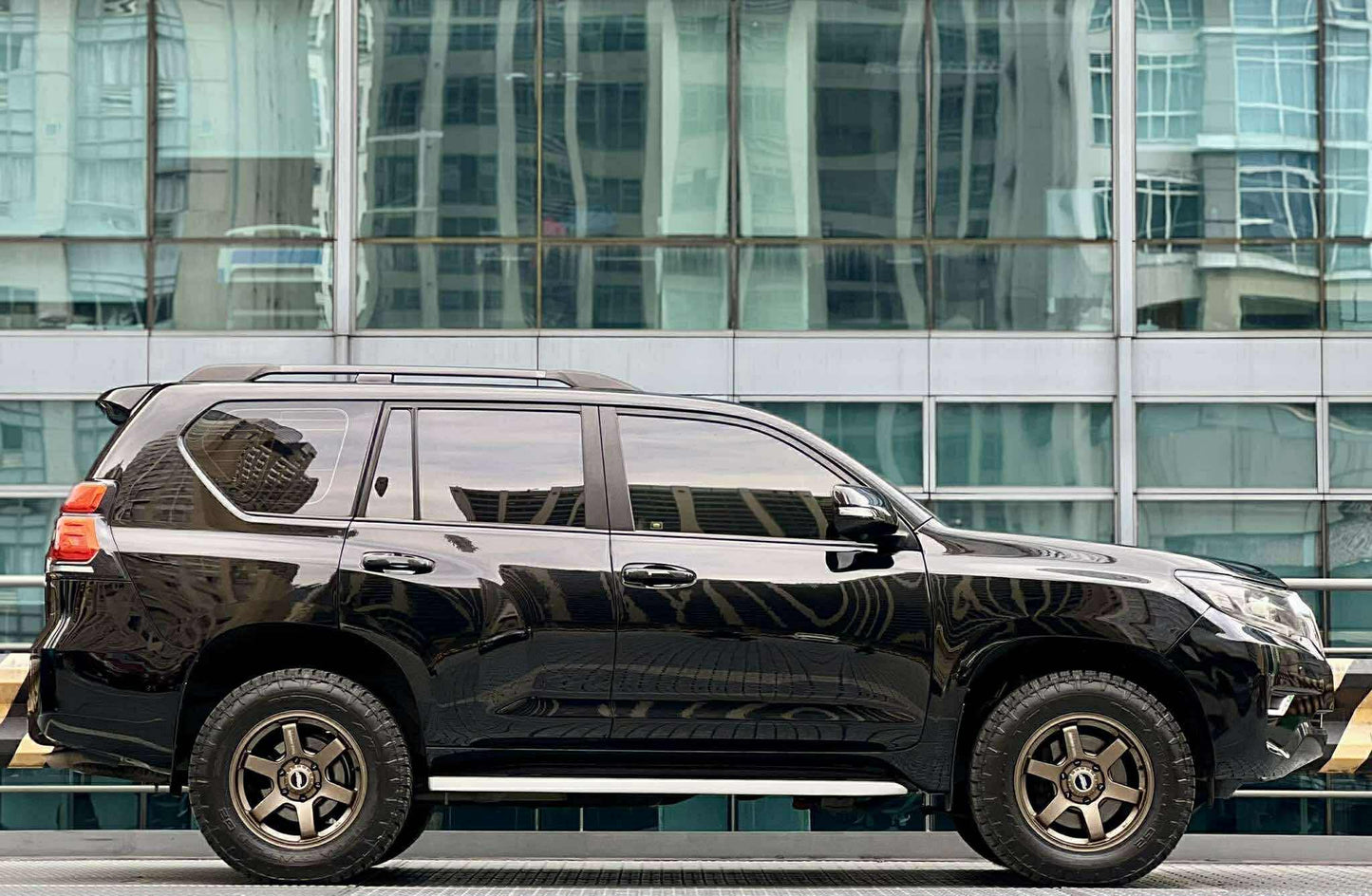 2011 Toyota Land Cruiser Prado VX 4.0 V6 4x4, Automatic, Gas