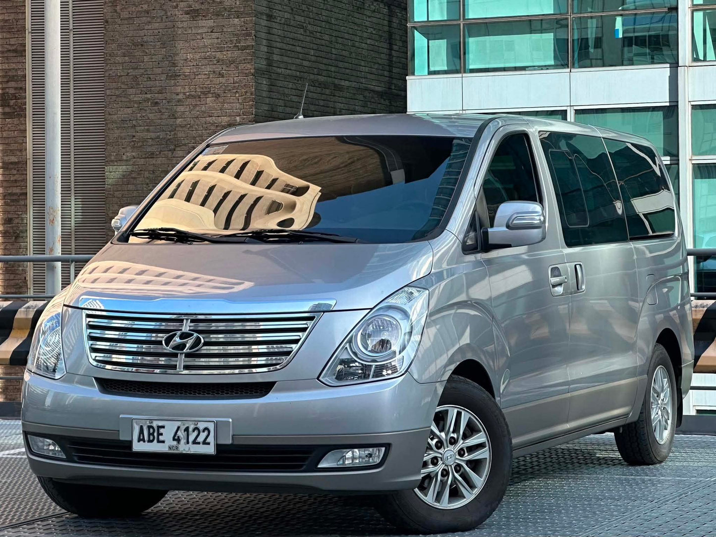 2015 Hyundai Grand Starex GL 2.5, Automatic, Diesel