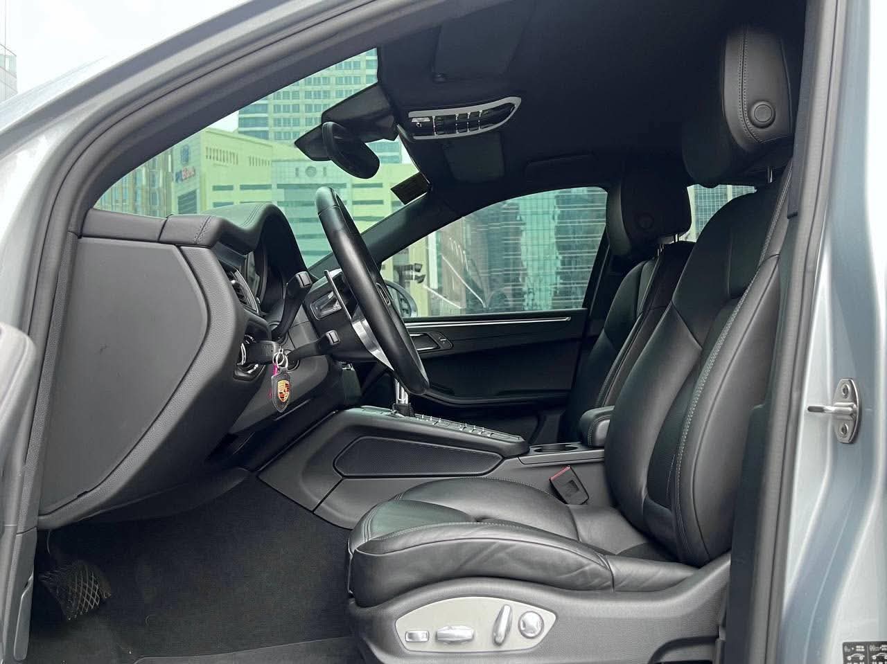 2019 Porsche Macan 2.0T Turbo, Automatic, Gas