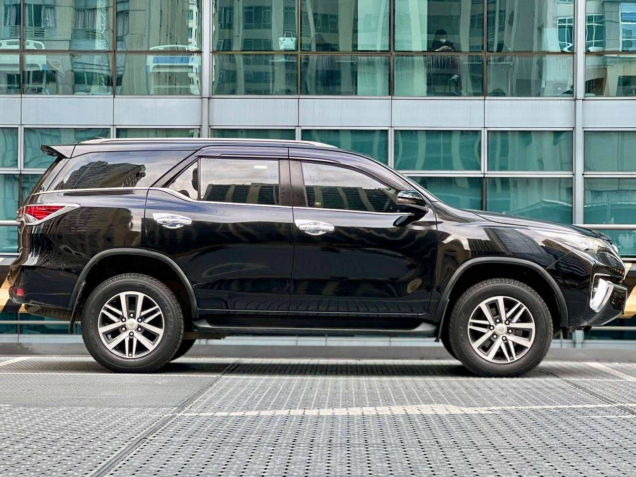 2017 Toyota Fortuner 4x2 V, Automatic, Diesel