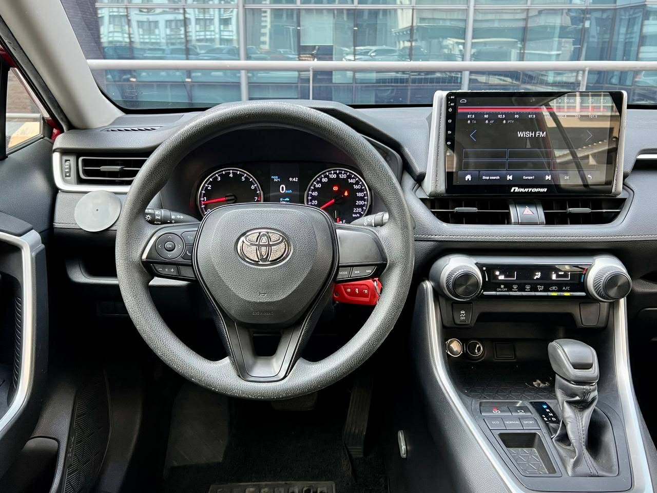 2019 Toyota Rav 4 4x2,  Automatic, Gas