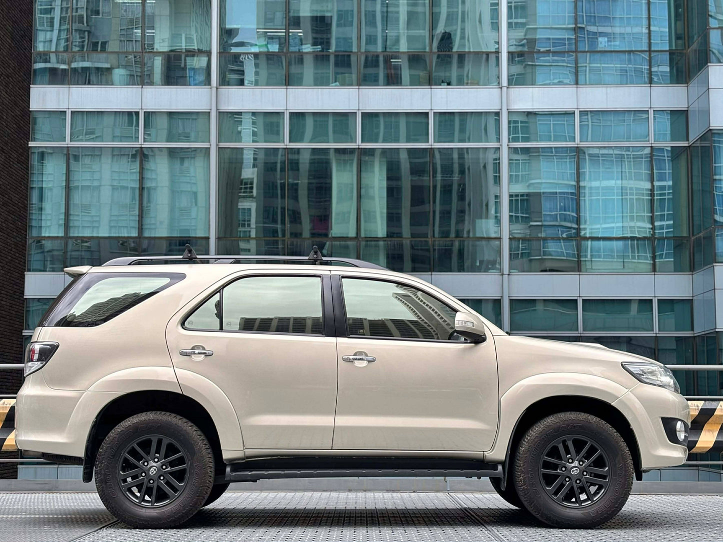 2015 Toyota Fortuner G 4x2 2.5, Manual, Diesel