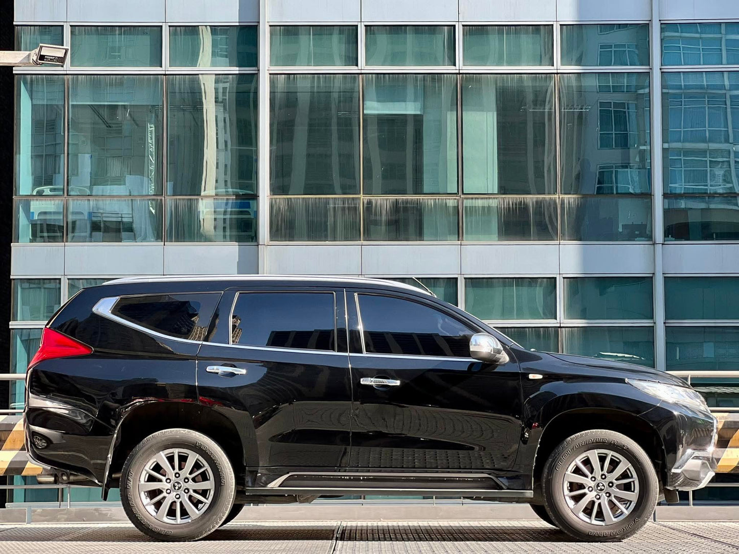 2017 Mitsubishi Montero GLS Sport 2.5, Automatic, Gas