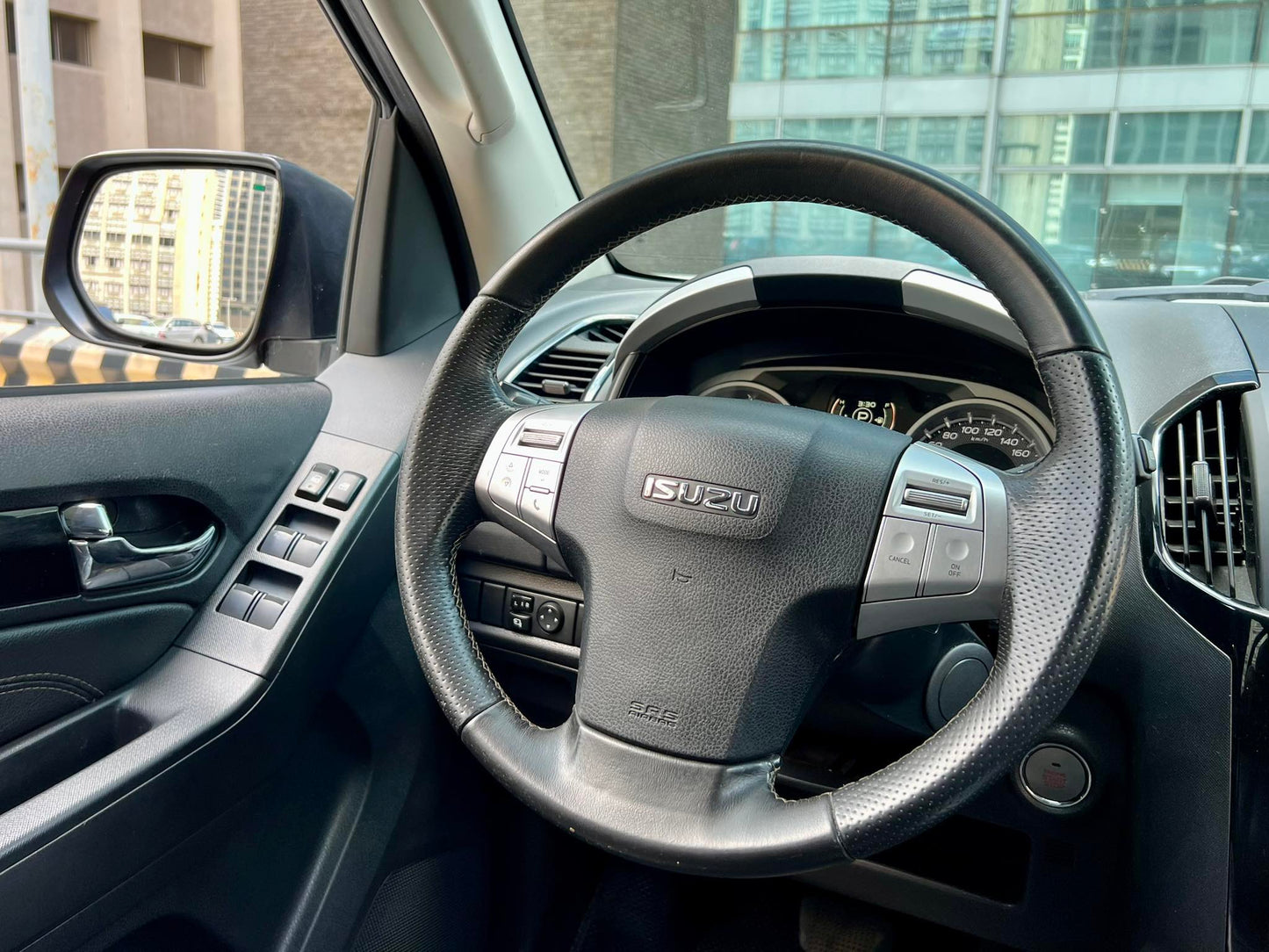 2017 Izuzu MUX LSA 4x2 2.5, Automatic, Diesel