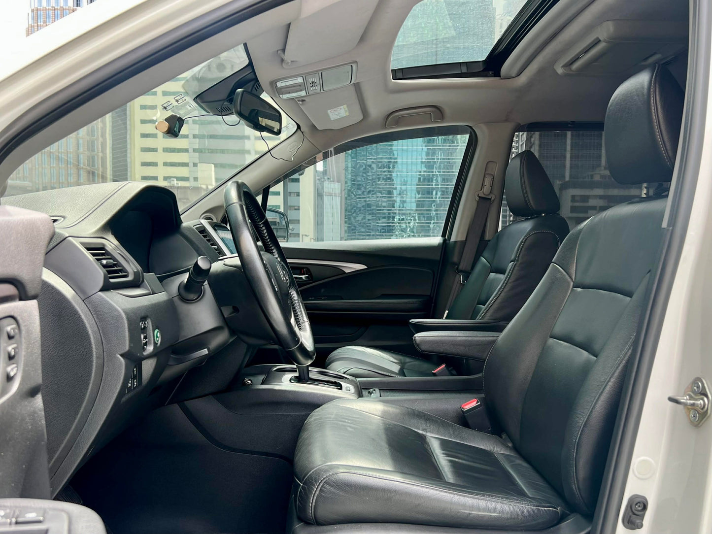 2016 Honda Pilot EX-L AWD
3.5L V6 SOHC, i-Vtec Engine,
24 Valves
