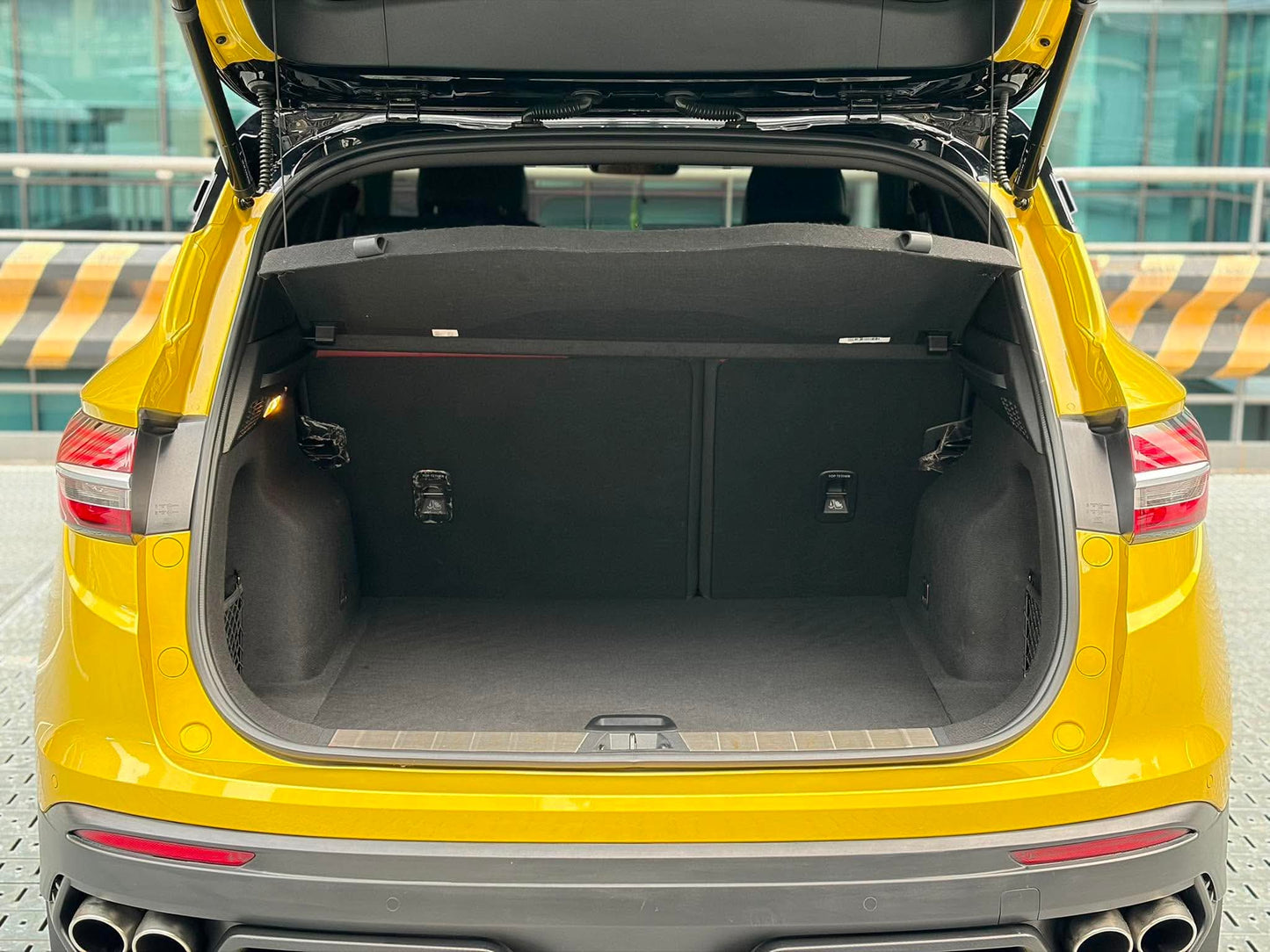 2023 Geely Coolray Sport SE 1.5 
Gas Automatic