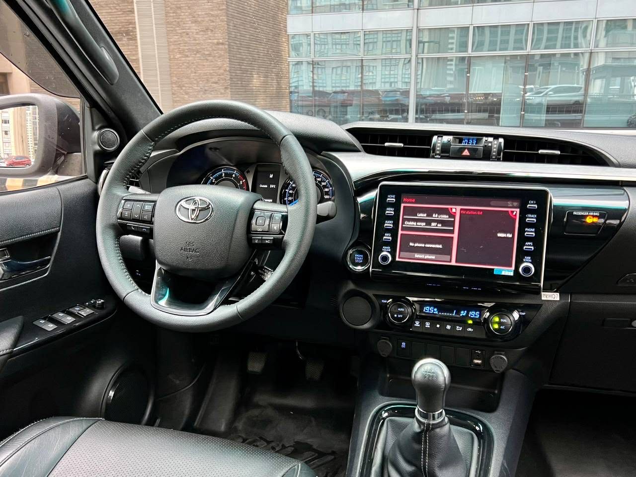 2023 Toyota Hilux V Conquest 2.4 4x2, Manual, Diesel