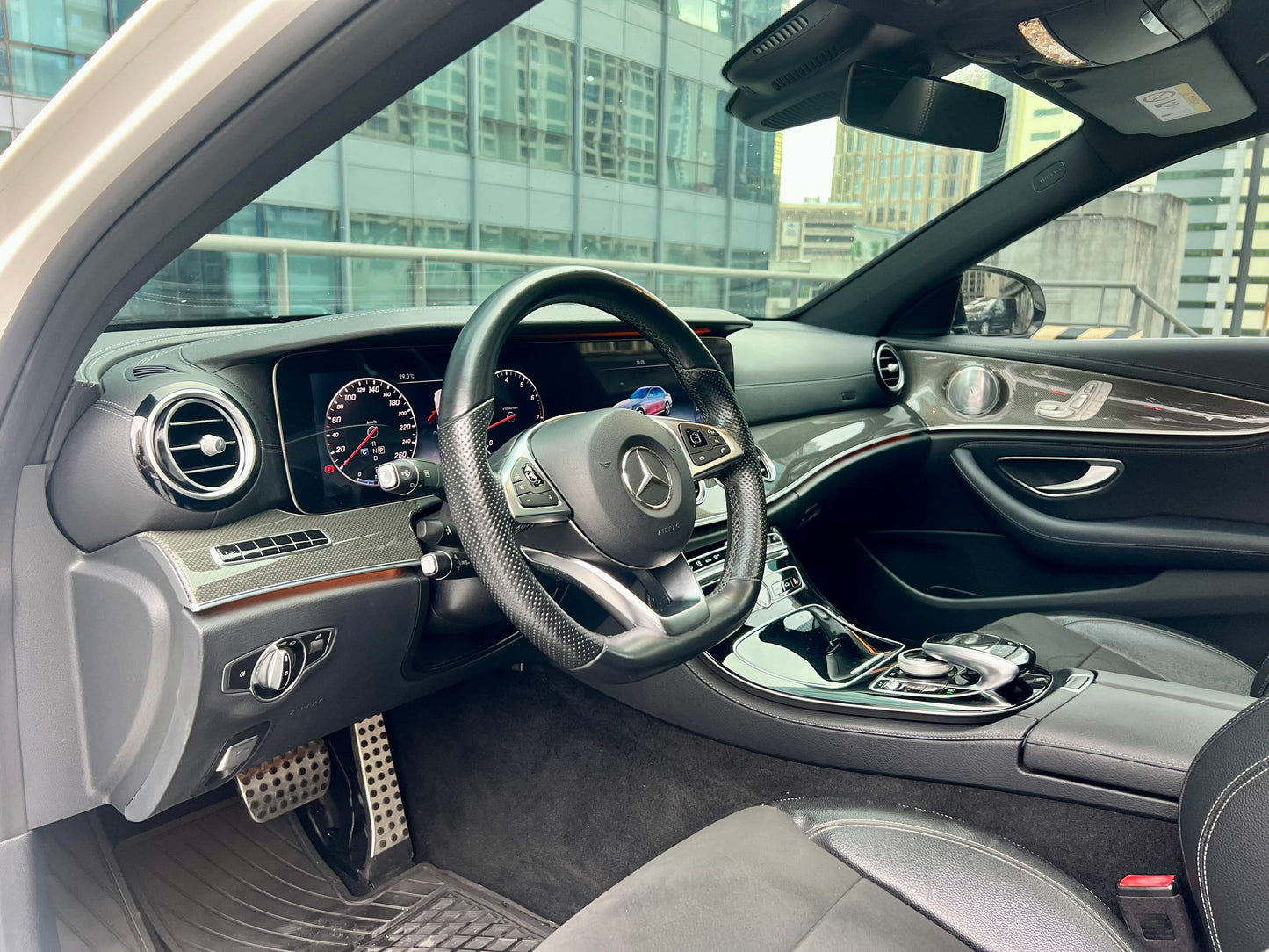 2017 Mercedes Benz E200 AMG 2.0, Automatic, Gas
