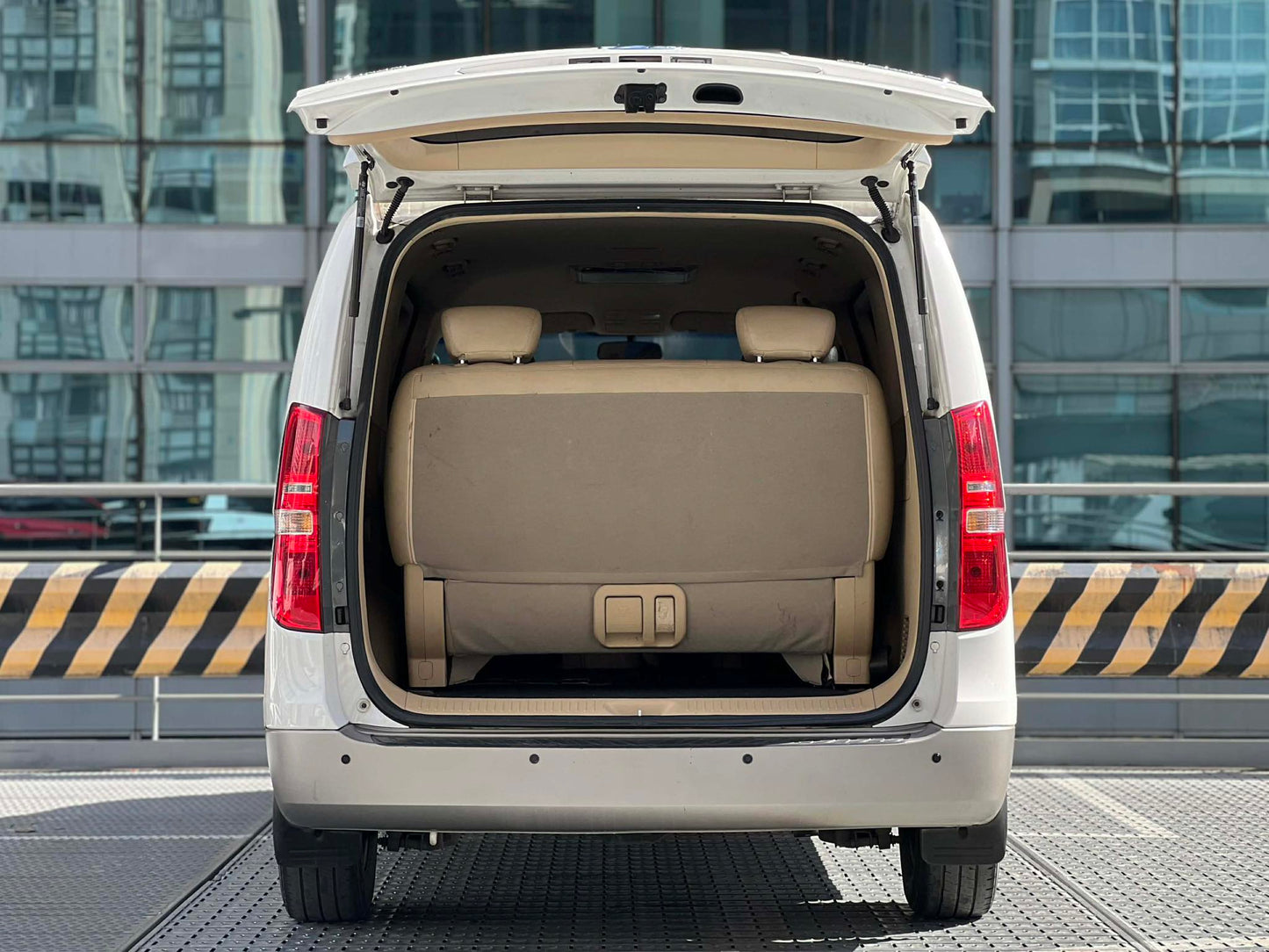 2019 Hyundai Grand Starex 2.5, Automatic, Diesel