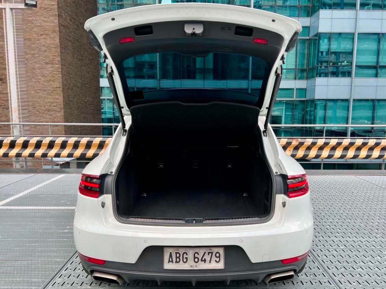 2015 Porsche Macan 2.0 Turbocharged AWD, Automatic, Gas