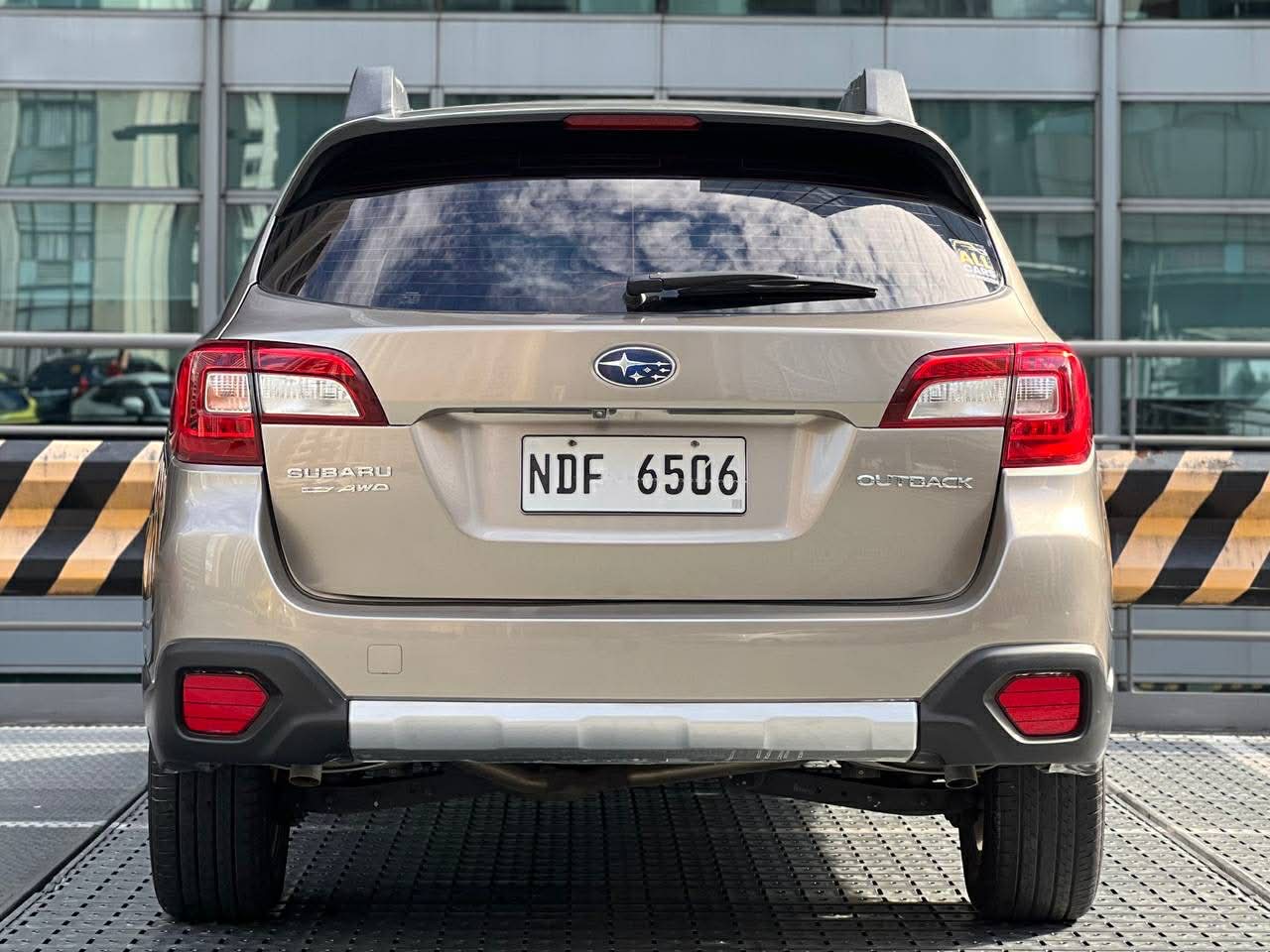 2015 Subaru Outback 3.6 RS, Automatic, Gas