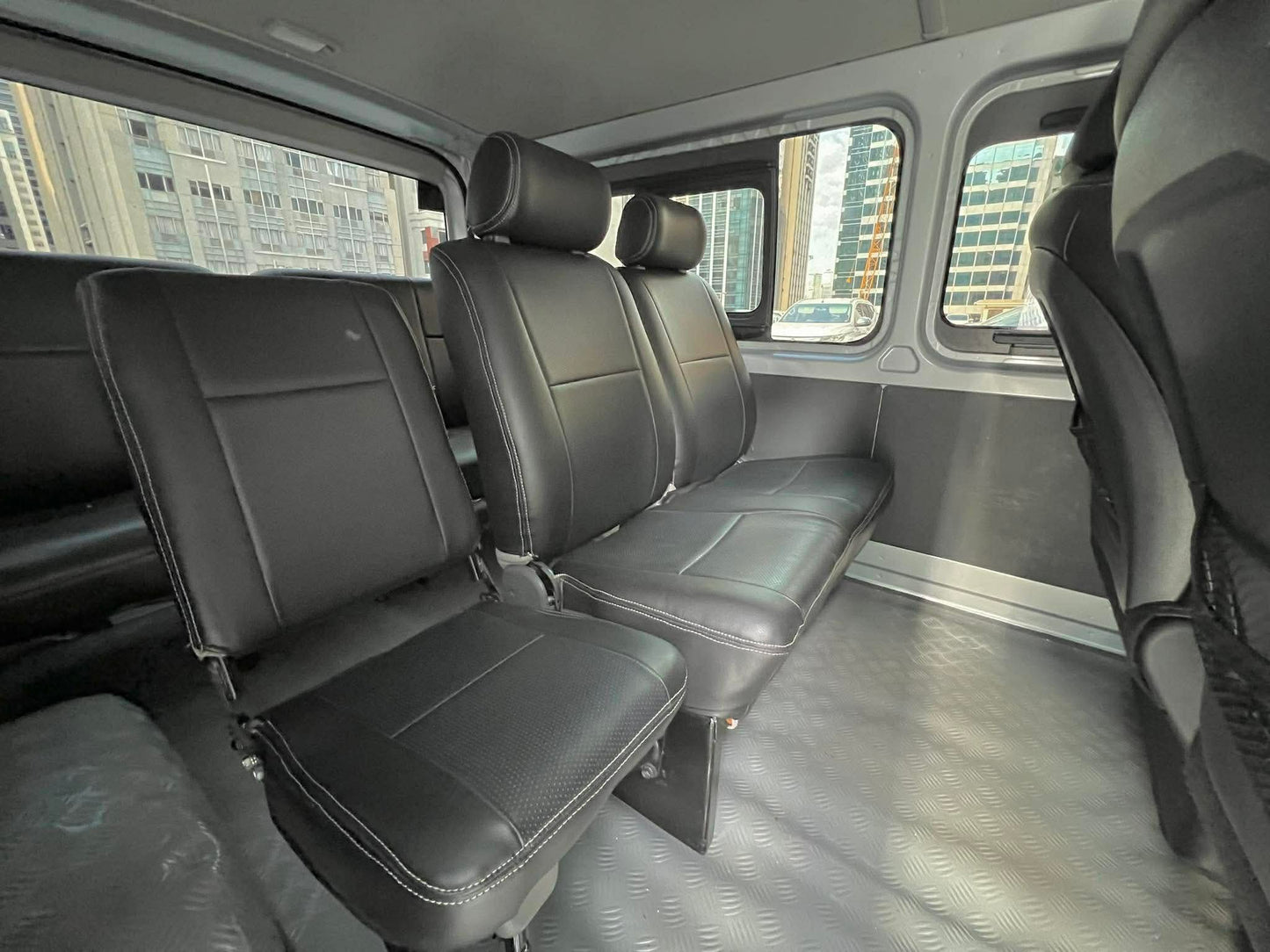 2025 Toyota HiAce Commuter 3.0, Manual, Diesel