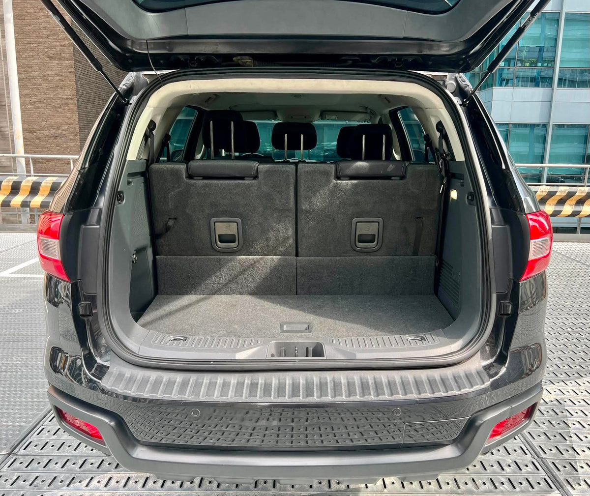 2016 Ford Everest Ambiente 2.2 4x2, Automatic, Diesel