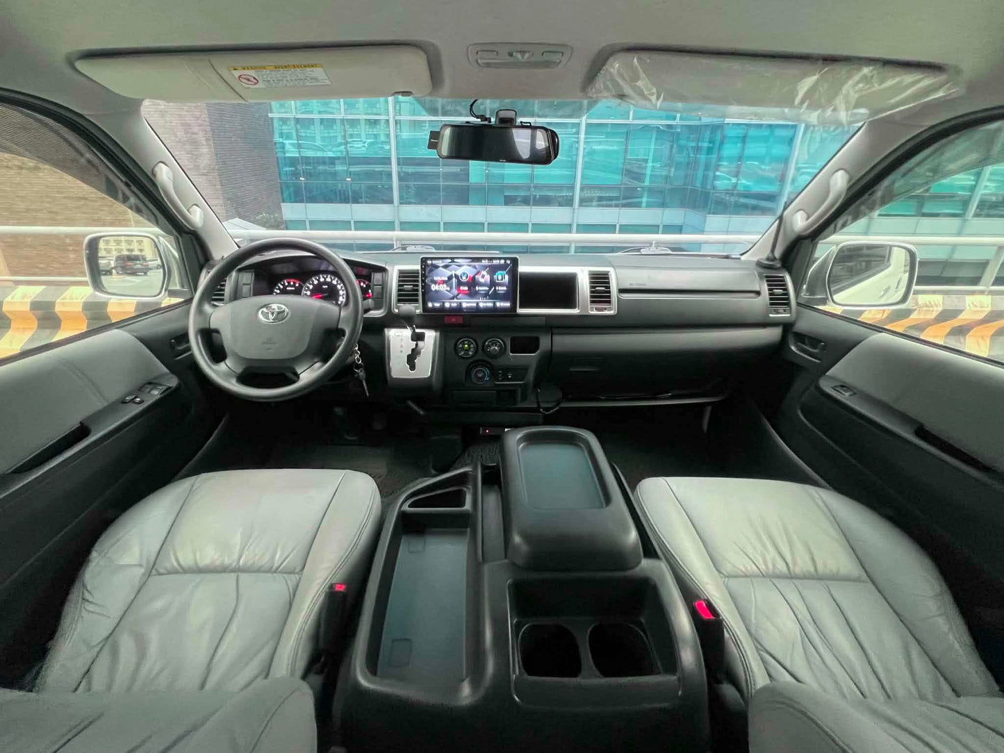 2018 Toyota Hiace Super Grandia 3.0, Automatic, Diesel