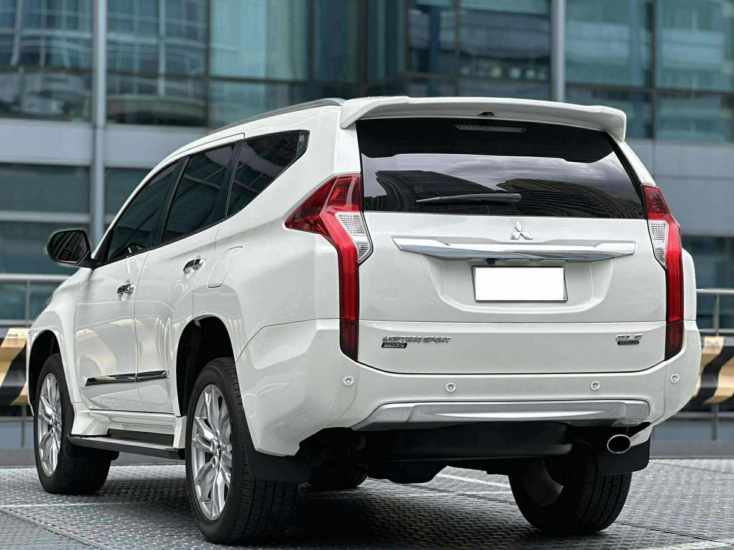 2016 Mitsubishi Montero GLS Premium 4x2, Automatic, Diesel