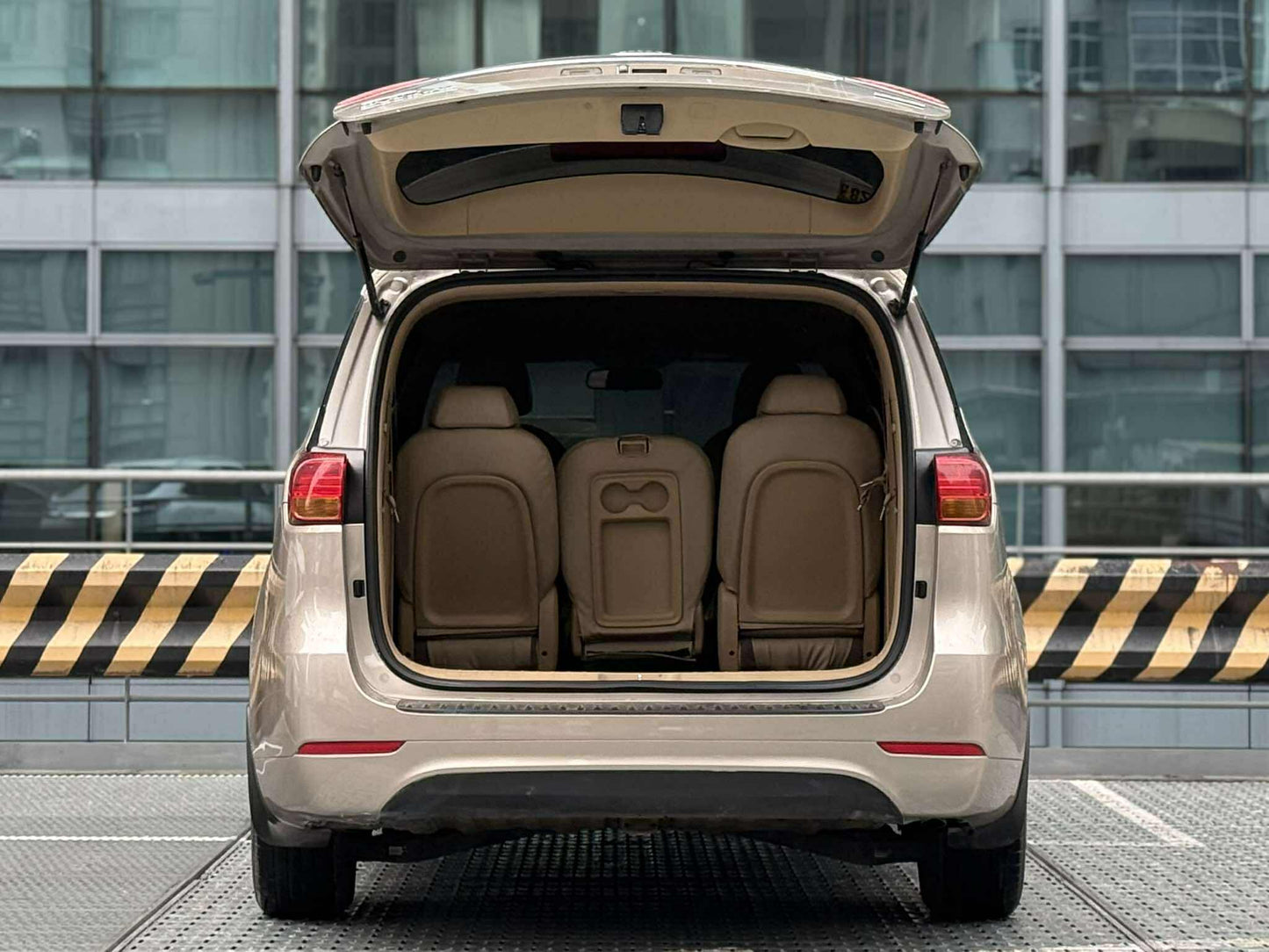 2016 Kia Grand Carnival EX 2.2, Automatic, Diesel
